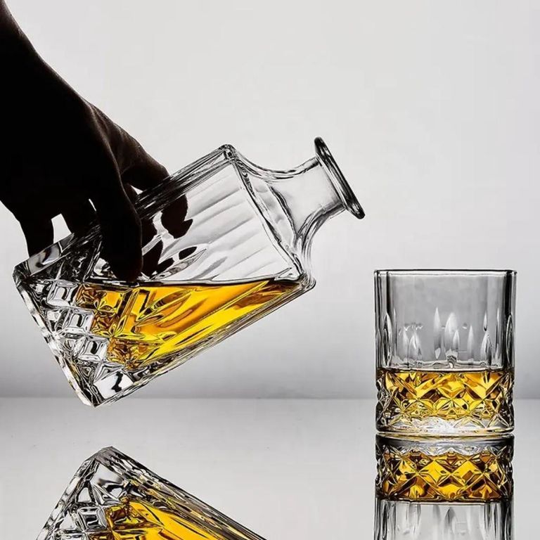 710ml Glass Whisky Liquor Decanter + 6 Glasses